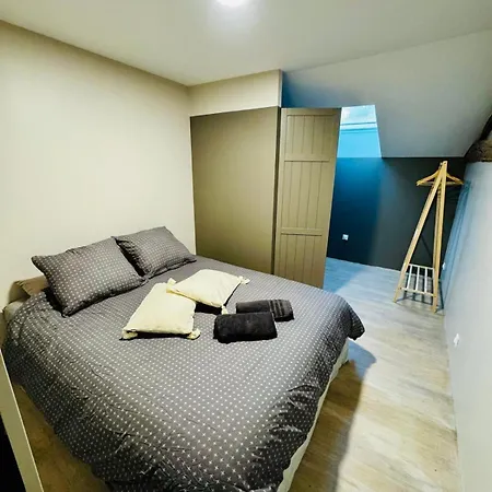 펜션 Avec Piscine Et Charme Poitevin