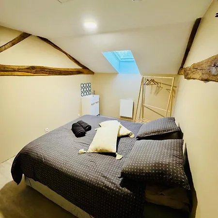 Avec Piscine Et Charme Poitevin 펜션